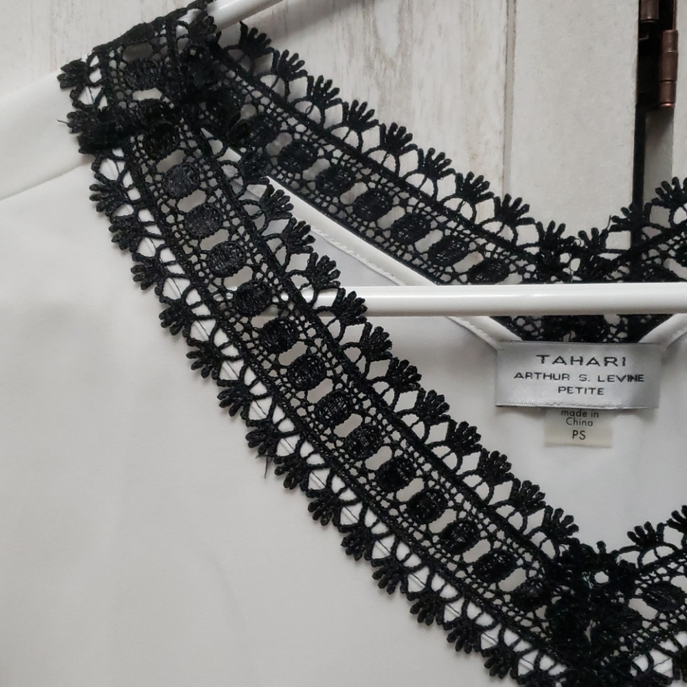 Flutter Sleeve Top - Picture 2 of 4